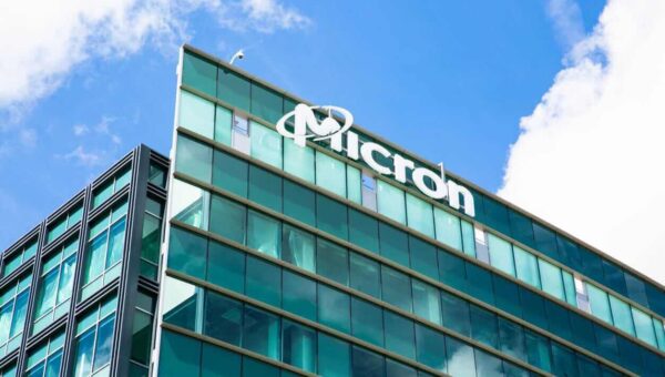 Micron Technology Hikes Its Dividend 30% Due to Surging FCF – MU Is Worth 34% More – What’s the Best Play?