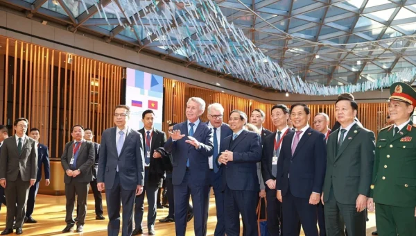 Vietnam seeks stronger LNG cooperation with Russia during PM’s visit